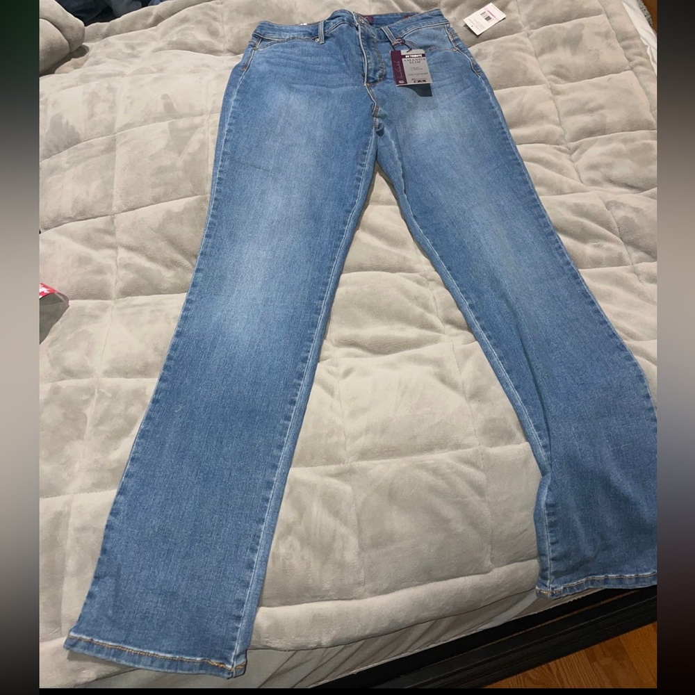 ***NEW WITH TAGS - NEVER WORN *** Jeans Gloria Vanderbilt